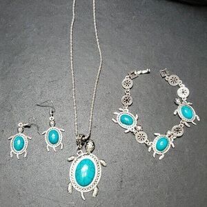 *Sale* Silver tone & blue turtle jewelry set